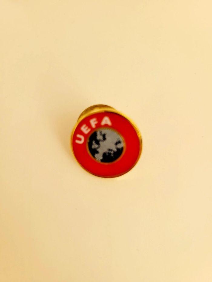 💙 Pins collector UEFA Neuf - photo numéro 3