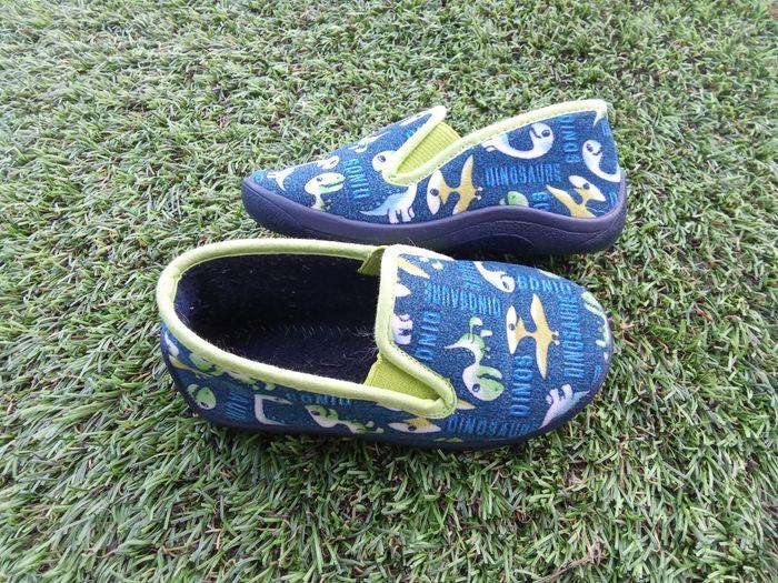 Chaussons garçon marque troti taille 24, motif dinosaures, bleu, jaune - photo numéro 1