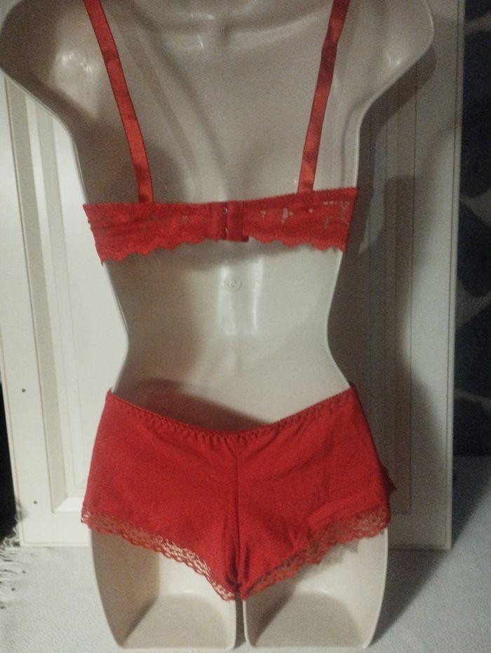 Ensemble de lingerie neuf avec armatures sans rembourrage 90C   et M pour le shorty - photo numéro 4