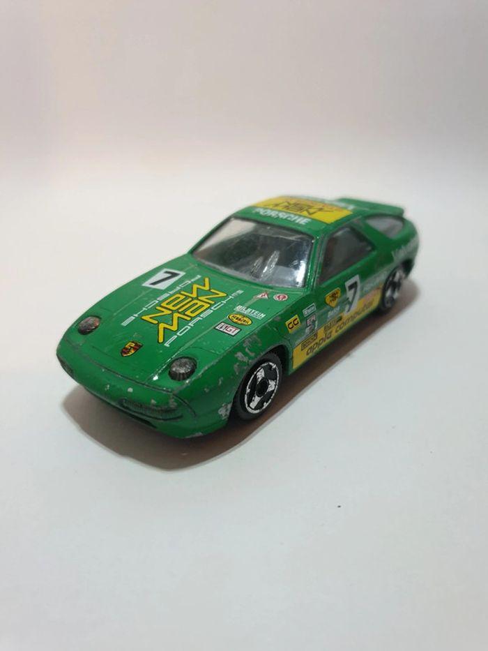 Burago Porsche 928 S4, Verte, 1/43, Made in Italy - photo numéro 1