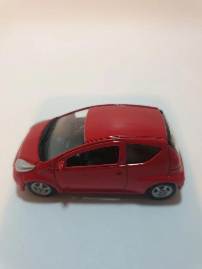 Welly Citroën C1 Rouge - 1/60 - photo numéro 12