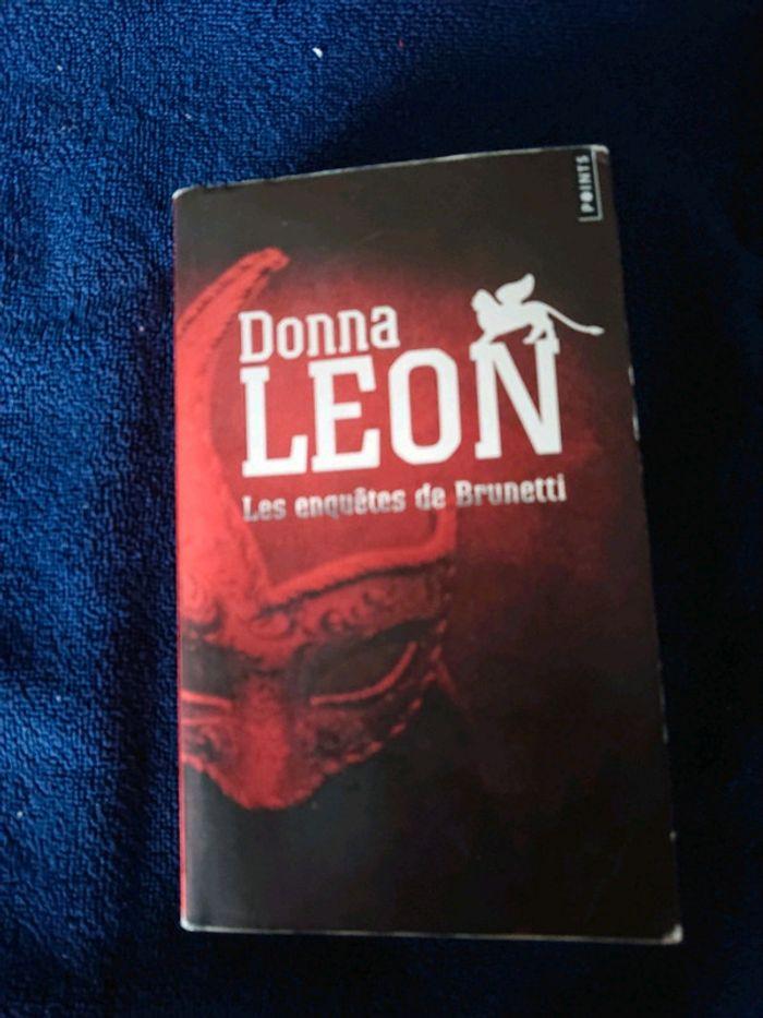 Livre "Les enquêtes de Brunetti" de Donna Leon - photo numéro 1