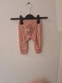 Petit pantalon bébé