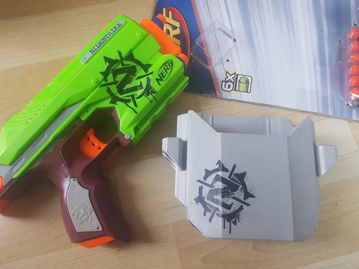 Nerf Zombie Strike + rangement ceinture + 8 fléchettes. - photo numéro 3