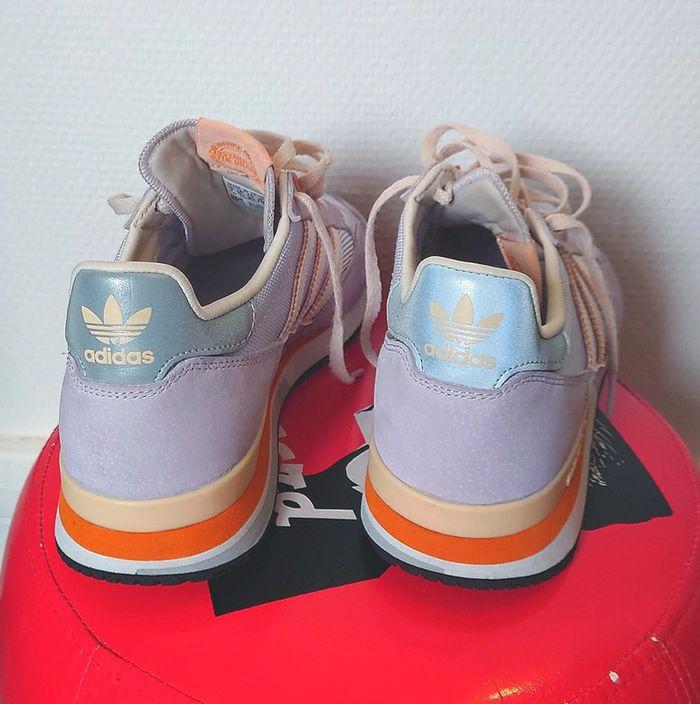 Baskets Adidas violettes et orange - photo numéro 4