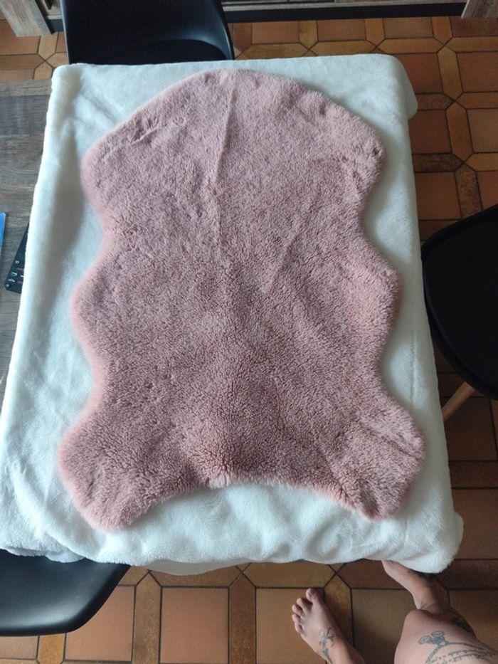 Tapis rose pour une chambre enfant tout doux neuf - photo numéro 1