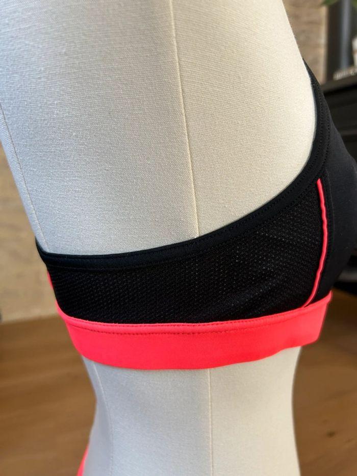 Maillot de bain coupe sportive brassière culotte noir et rose fluo - photo numéro 4