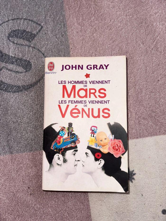 Livre les hommes viennent de mars les femmes de Vénus - photo numéro 1