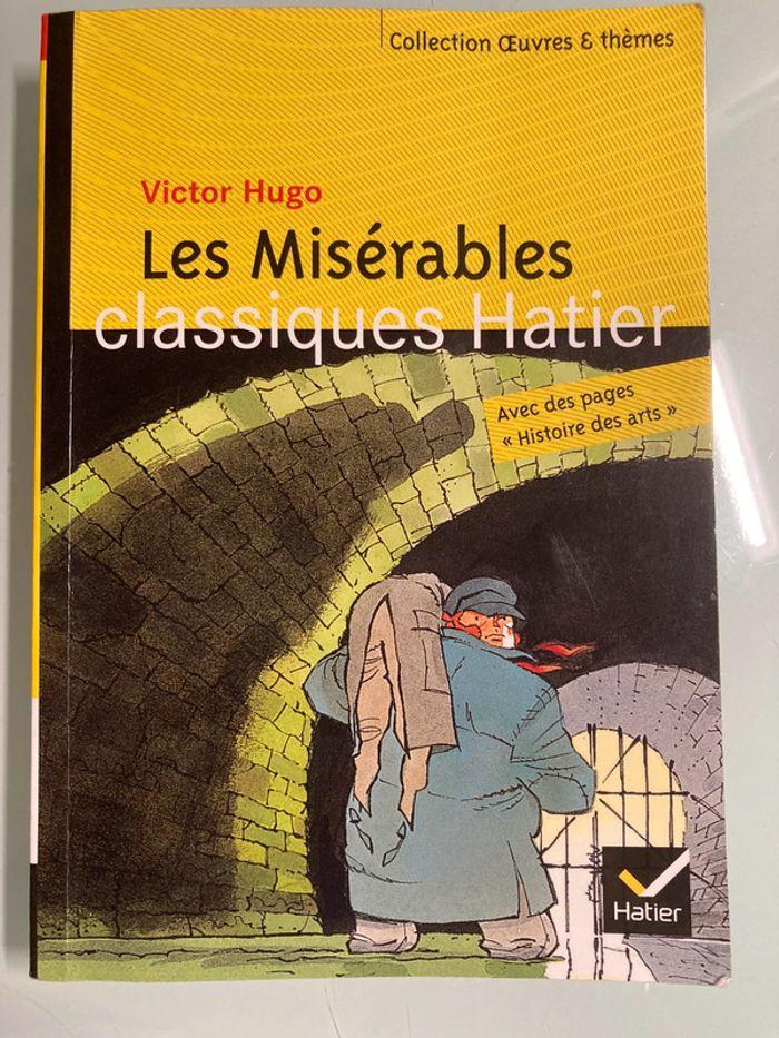 Les Misérables de Victor HUGO - photo numéro 1