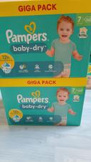 2 gigas packs de couches Pampers baby dry taille 7