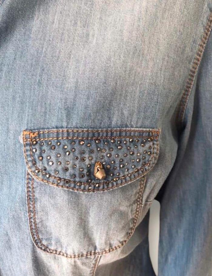 Chemise en jean denim longue et ample à manches longues avec strass - photo numéro 7