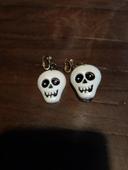 Boucles d'oreilles à pince tête de mort Halloween