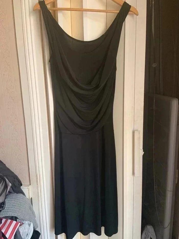 Robe noire Taille 38 neuve - photo numéro 1