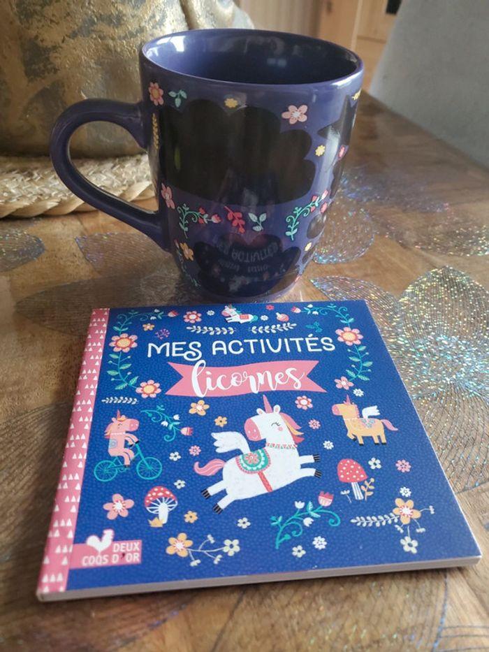 Mug magique et  livre - photo numéro 1