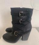 Bottines noires en cuir