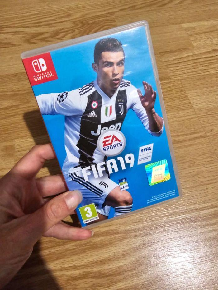 Jeu switch fifa 19 - photo numéro 1