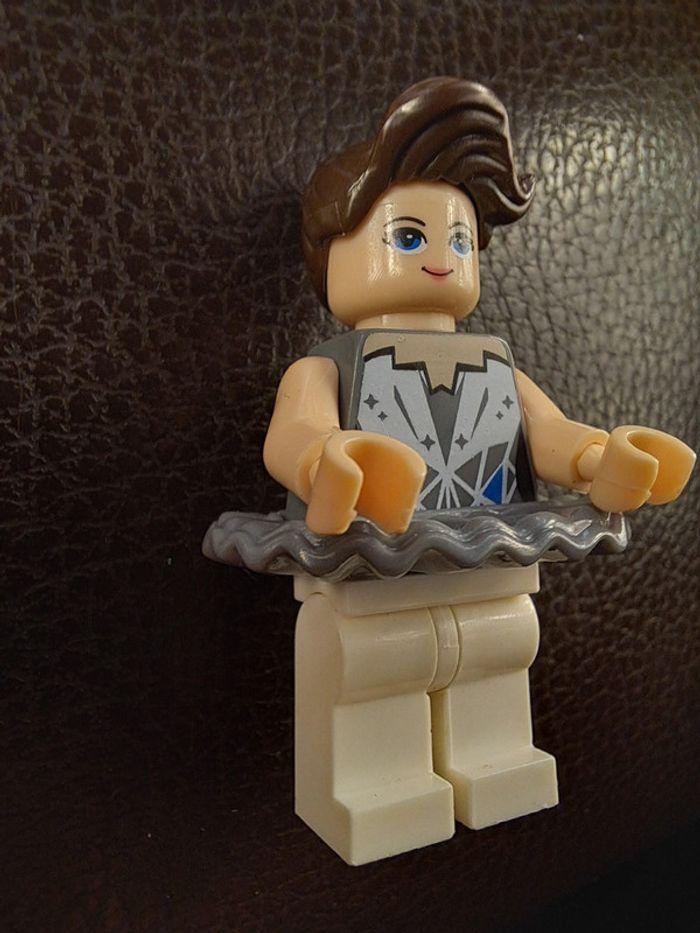 Figurine Lego compatible Danseuse - photo numéro 3