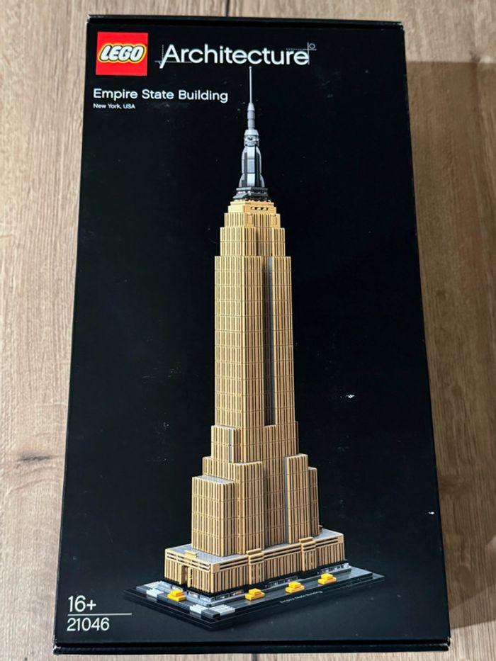 LEGO 21046 : L'Empire State Building - photo numéro 1