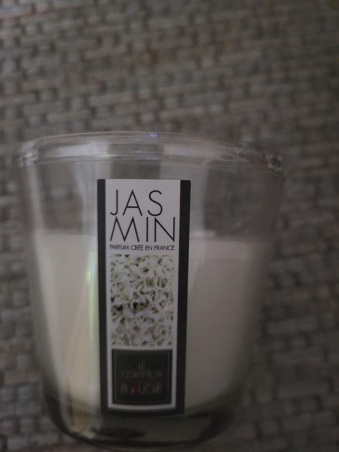 Bougie parfumée au Jasmin - photo numéro 1