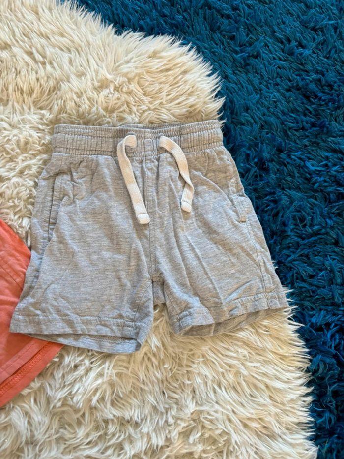 Lot de 2 short kiabi taille 3 ans - photo numéro 3