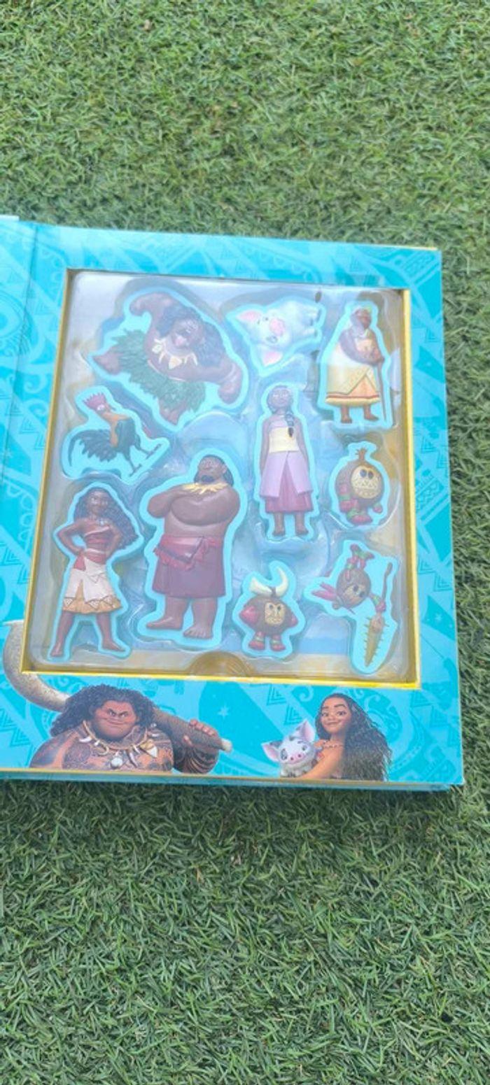 Livre avec 10 ventouses personnages Vaiana DISNEY - photo numéro 2