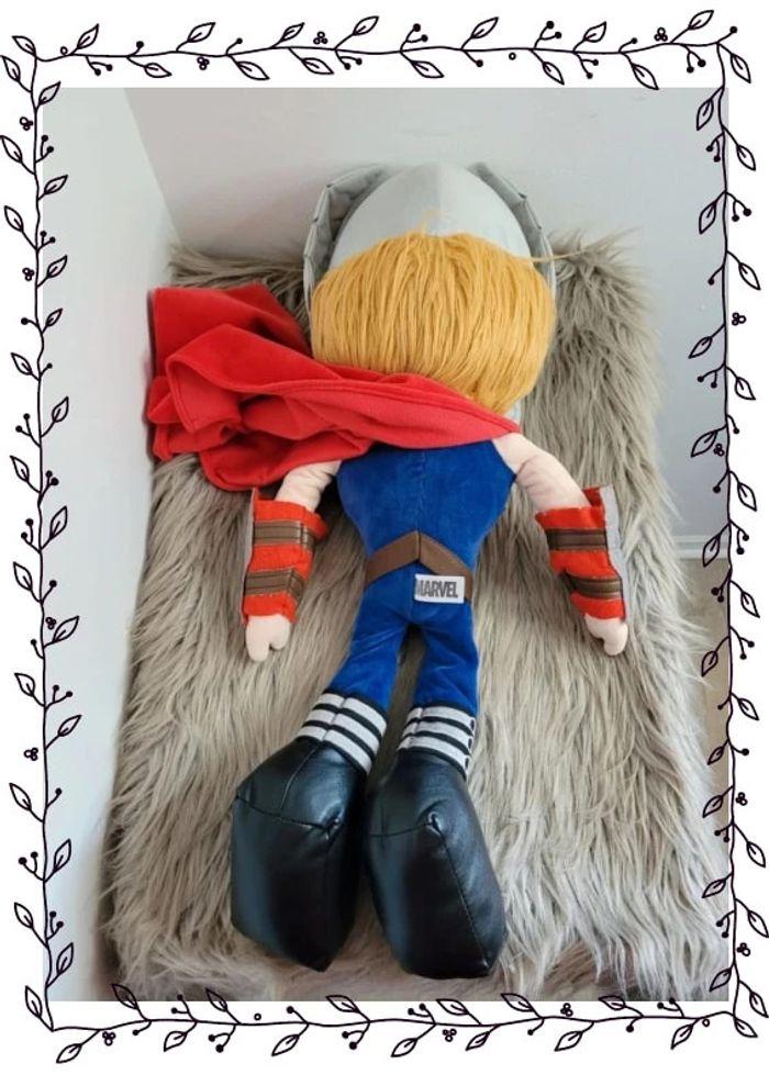 Superbe peluche Thor Marvel - photo numéro 7