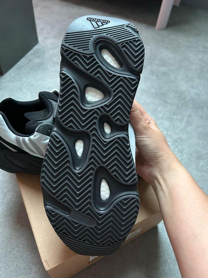 Yeezy 700 MNVN Bleu Thint 45,5 - photo numéro 5