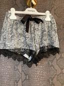 Short en dentelle noir et blanc à motifs Hunkemoller