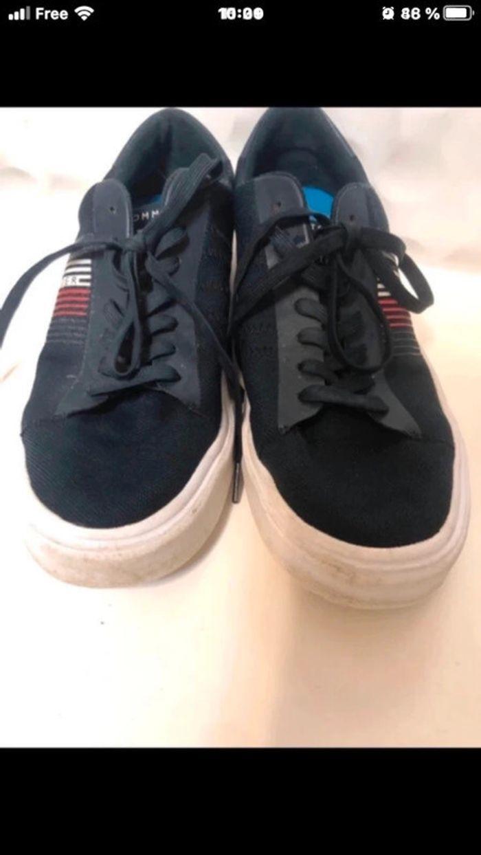 Chaussures baskets Tommy Hilfiger. Taille 4( - photo numéro 2