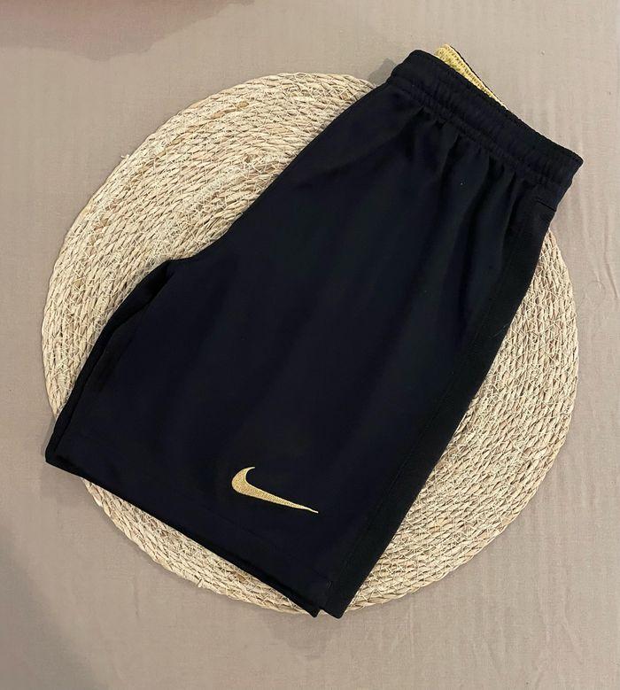 Short de foot garçon noir et doré Nike - photo numéro 1