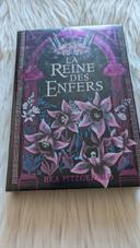 Livre collector  ( neuf )" La reine des enfers " de Béa Fitzgerald ( relié avec jaspage )