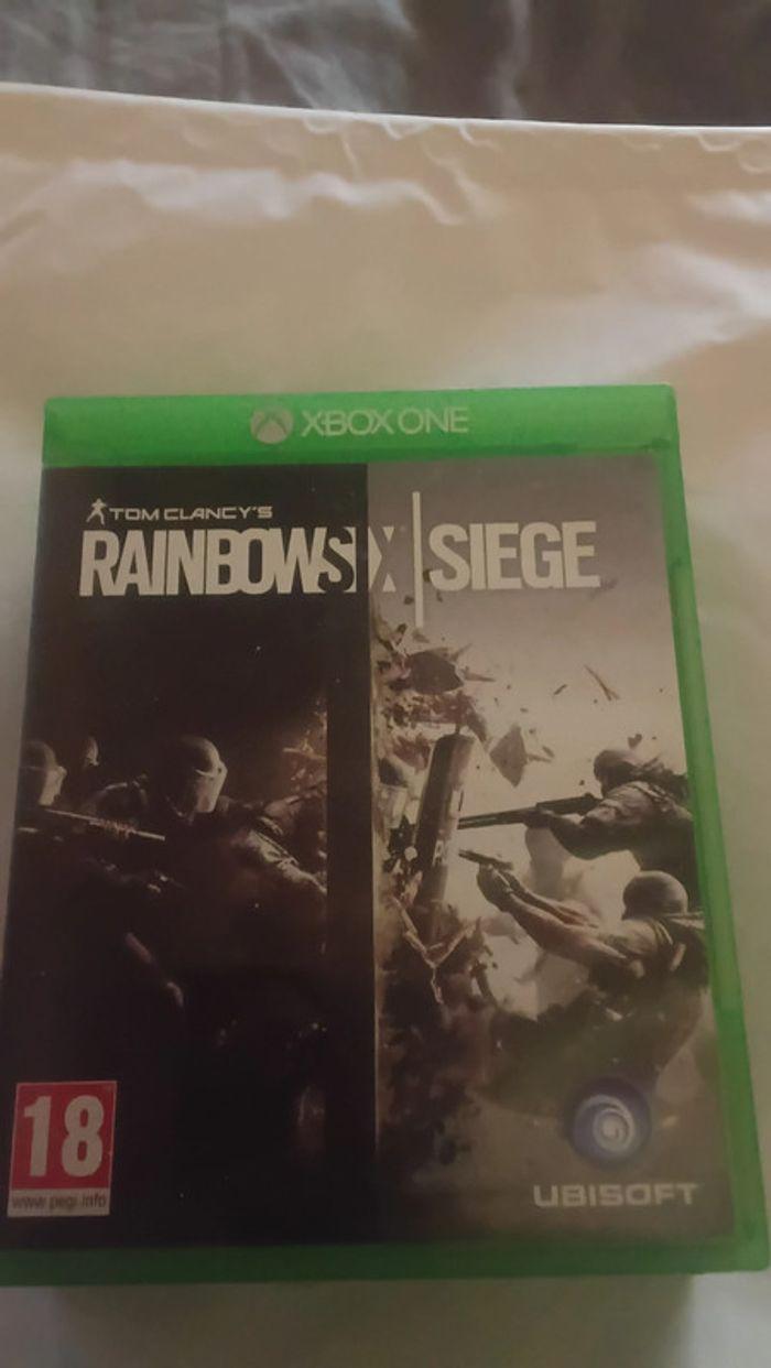 Jeu xbox one rainbow six siege tom clancy's ,