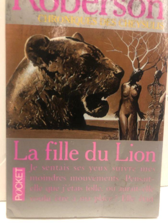 Livre sf La fille du lion jennifer roberson - photo numéro 4