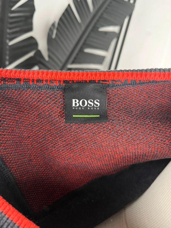 Pull Hugo Boss col v - photo numéro 4