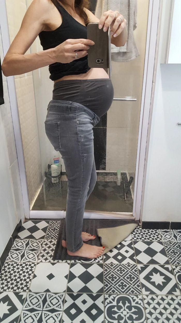 Jeans de grossesse gris style délavé - photo numéro 3