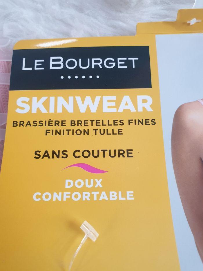 Ensemble lingerie brassière et shorty Le Bourget - photo numéro 4