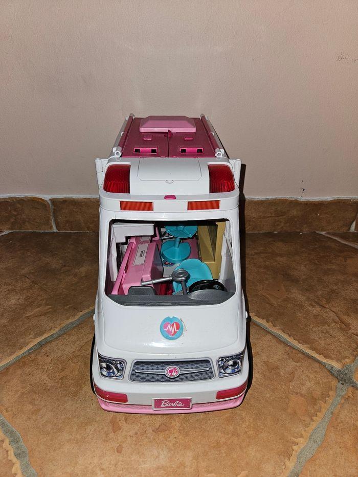 Barbie ambulance - photo numéro 2