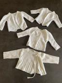 4 brassières /gilets naissance bébé