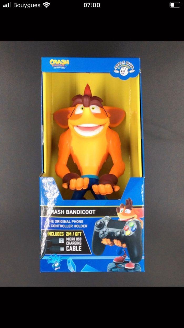 Support de manette Crash Bandicoot neuf - photo numéro 1