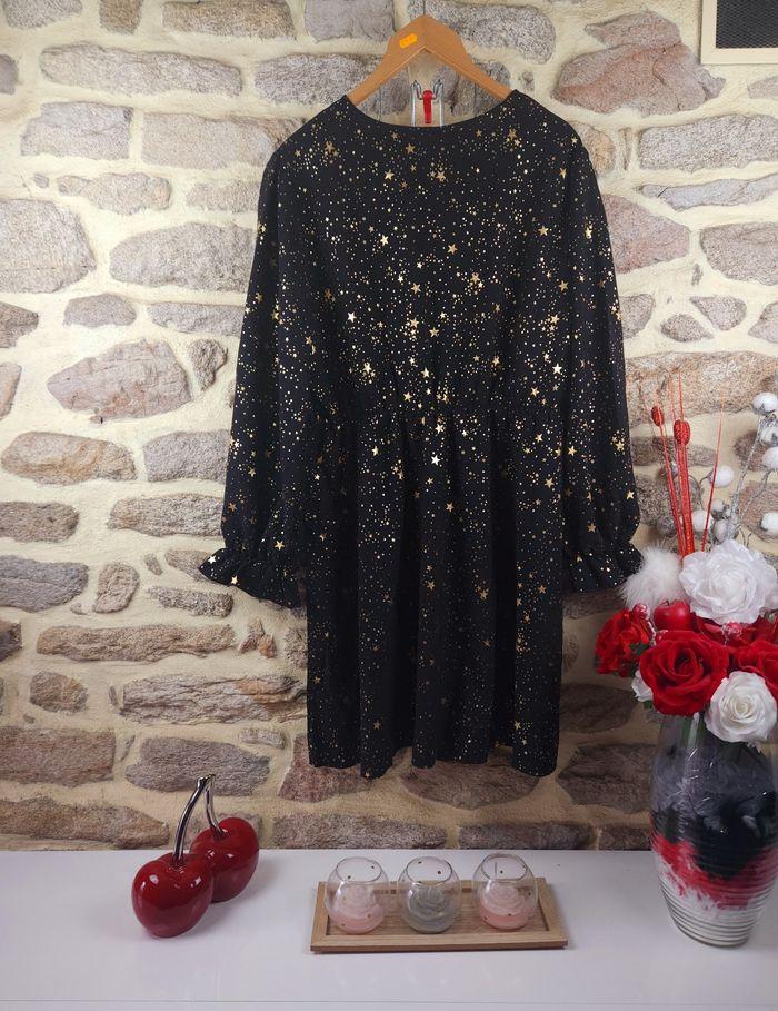 Robe de soirée manches évasées noire et dorée Femme taille 52 marque Boohoo 🍓 - photo numéro 3