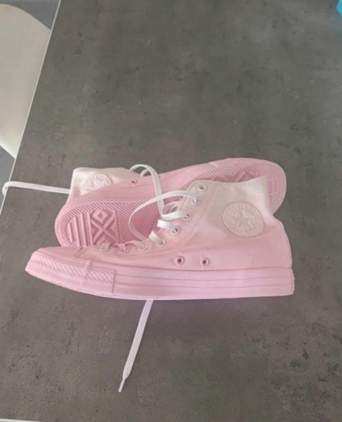 Converse rose pointure 42,5 - photo numéro 1