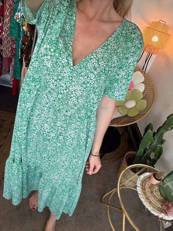 Robe longue Zara vert avec motifs fleuris, taille M - photo numéro 3