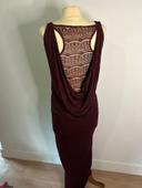 Robe longue près du corps dos nu avec dentelle bordeaux