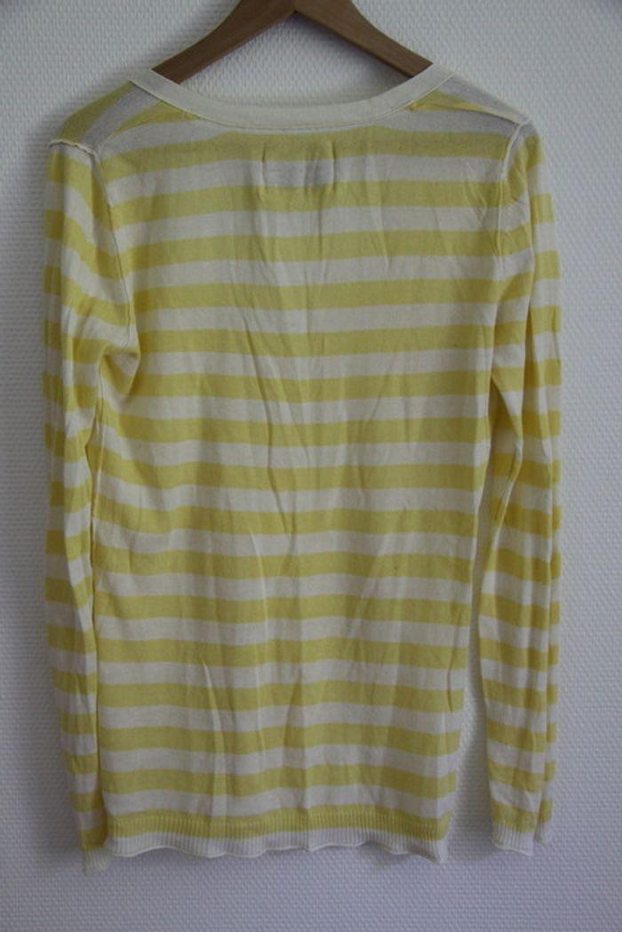 Pull léger American Eagle col V rayé jaune citron / écru, parfait pour l’été ! - photo numéro 5