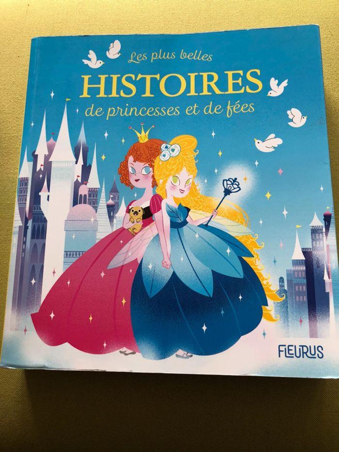 Livre les plus belles histoires de princesses et de fées - photo numéro 1