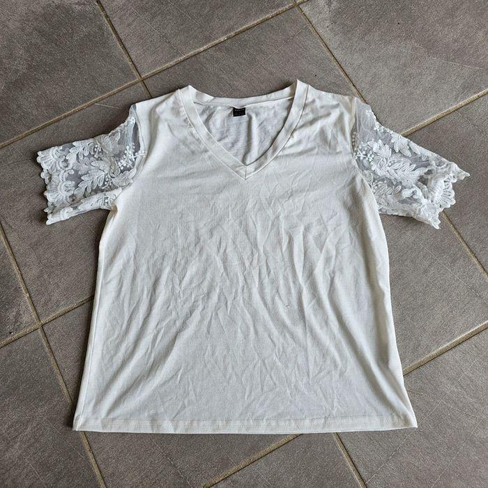 T-shirt taille S - photo numéro 1