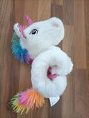 Peluche licorne qui s'accroche