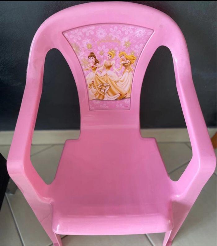 Chaise plastique princesse