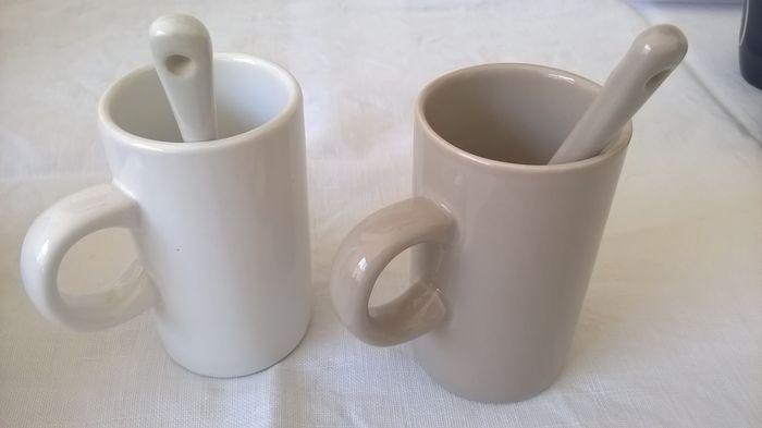 Lot de 2 tasses à café expresso avec cuillères - photo numéro 1