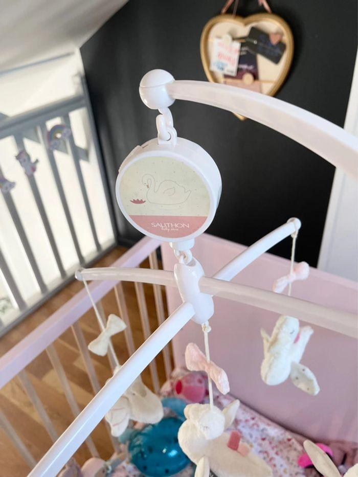 Mobile musical Baby Swan Sauthon pour lit bebe à barreaux - photo numéro 7